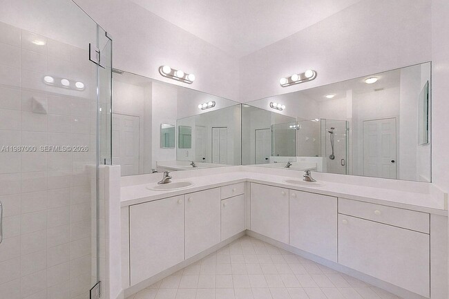 Building Photo - 2014 NE 38th Rd