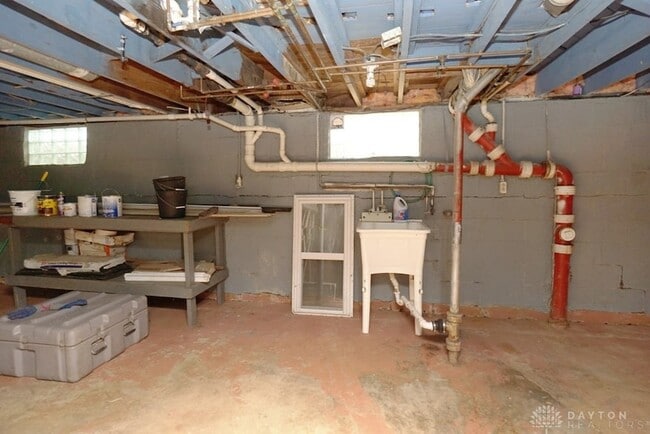 Building Photo - 1090 Birney Ln