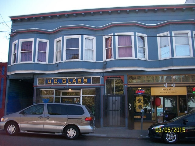 Building Photo - Comfortable room, has communal kitchenette, and bathrooms
