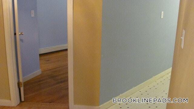 Building Photo - 208 Winthrop Rd