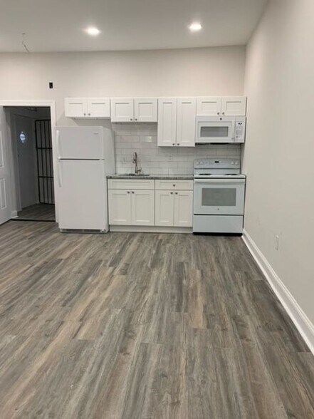 Building Photo - 658 N 52nd St