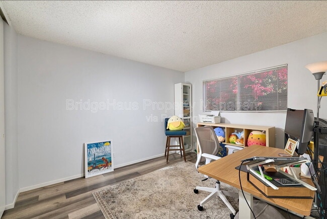 Building Photo - 4560 Maple Ave