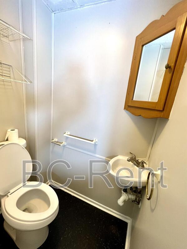 Building Photo - 1124 4th Ave