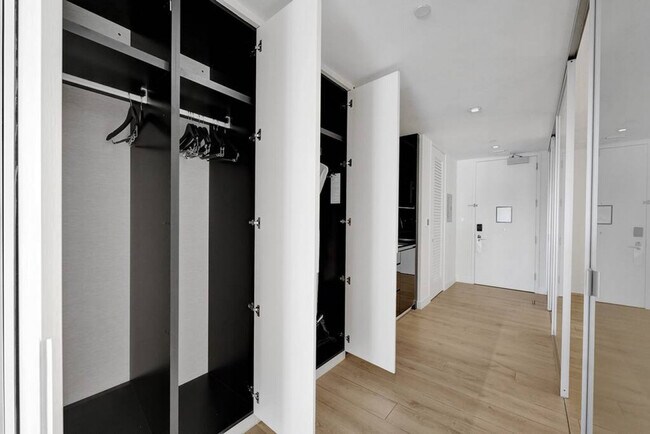 Building Photo - 2201 Collins Ave