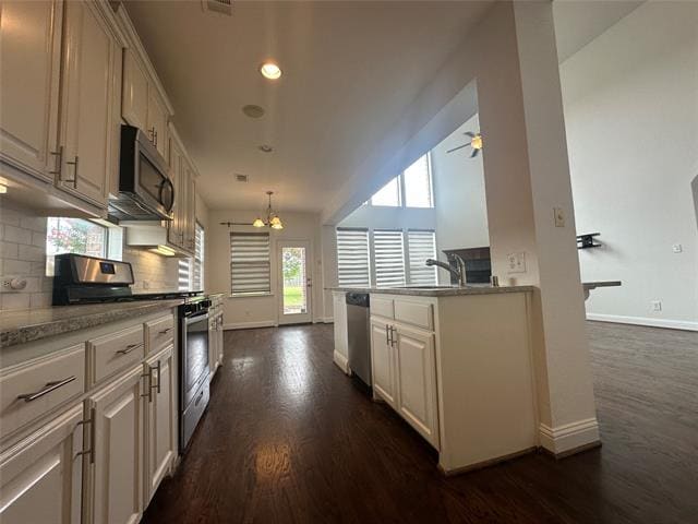 Building Photo - 2403 Cotillion Dr