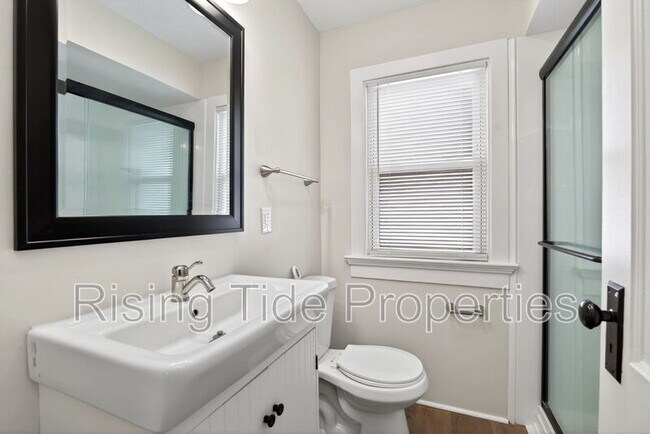 Building Photo - 1512 Emmons Ave