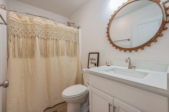 Building Photo - 691 S 11th St