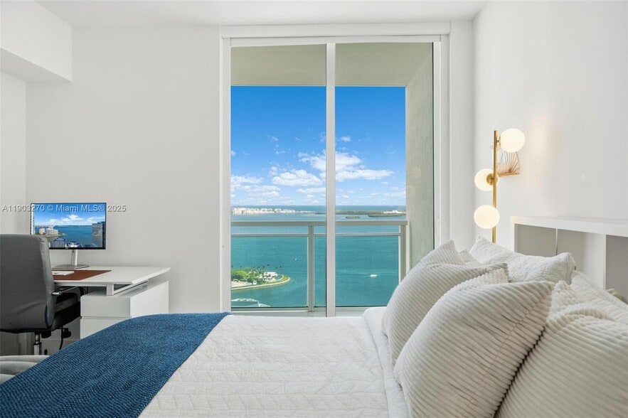 Building Photo - 951 Brickell Ave