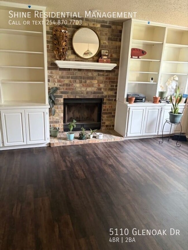 Building Photo - 5110 Glenoak Dr