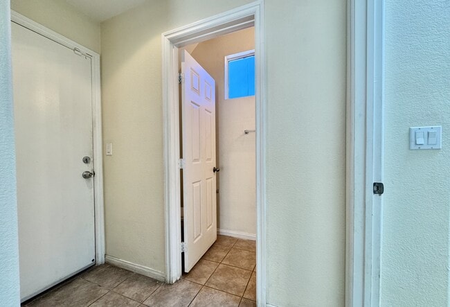 Building Photo - 6039 Glowing Cottage Ct