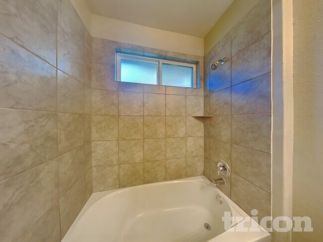 Building Photo - 8119 Sleepy Brook