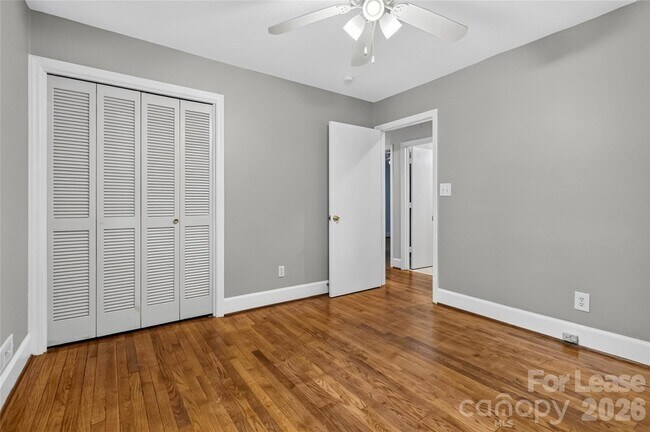 Building Photo - 1634 Van Buren Ave