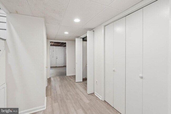 Building Photo - 540 46th St