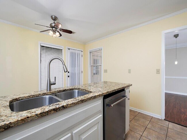 Building Photo - 8950 Carroll Manor Dr