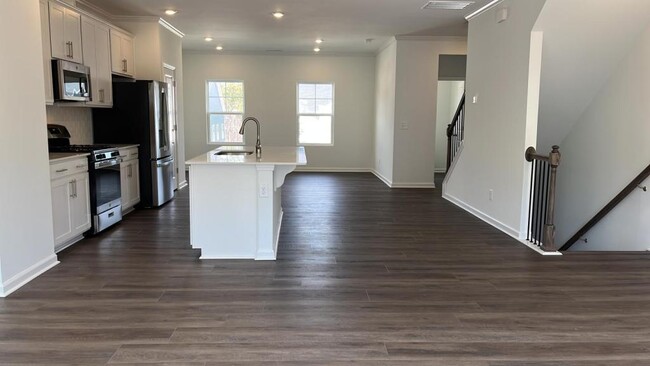 Building Photo - 836 Basswood Gln Trl