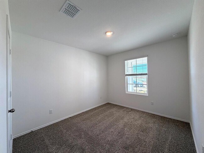 Building Photo - 348 San Juan Trl