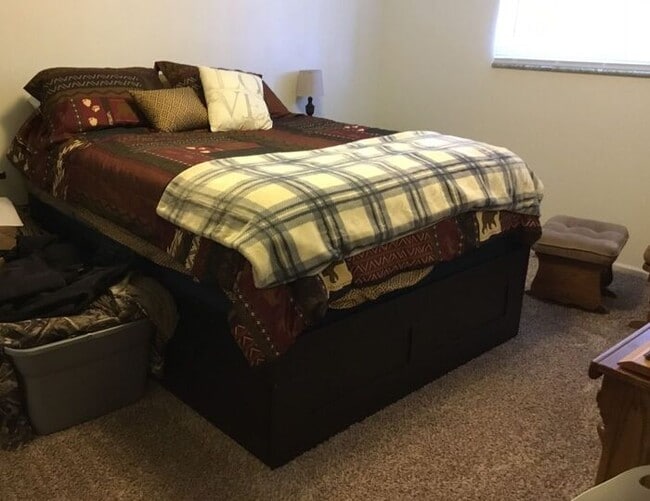 Building Photo - 2 Bedroom/2 Bath Duplex with Attached Gara...