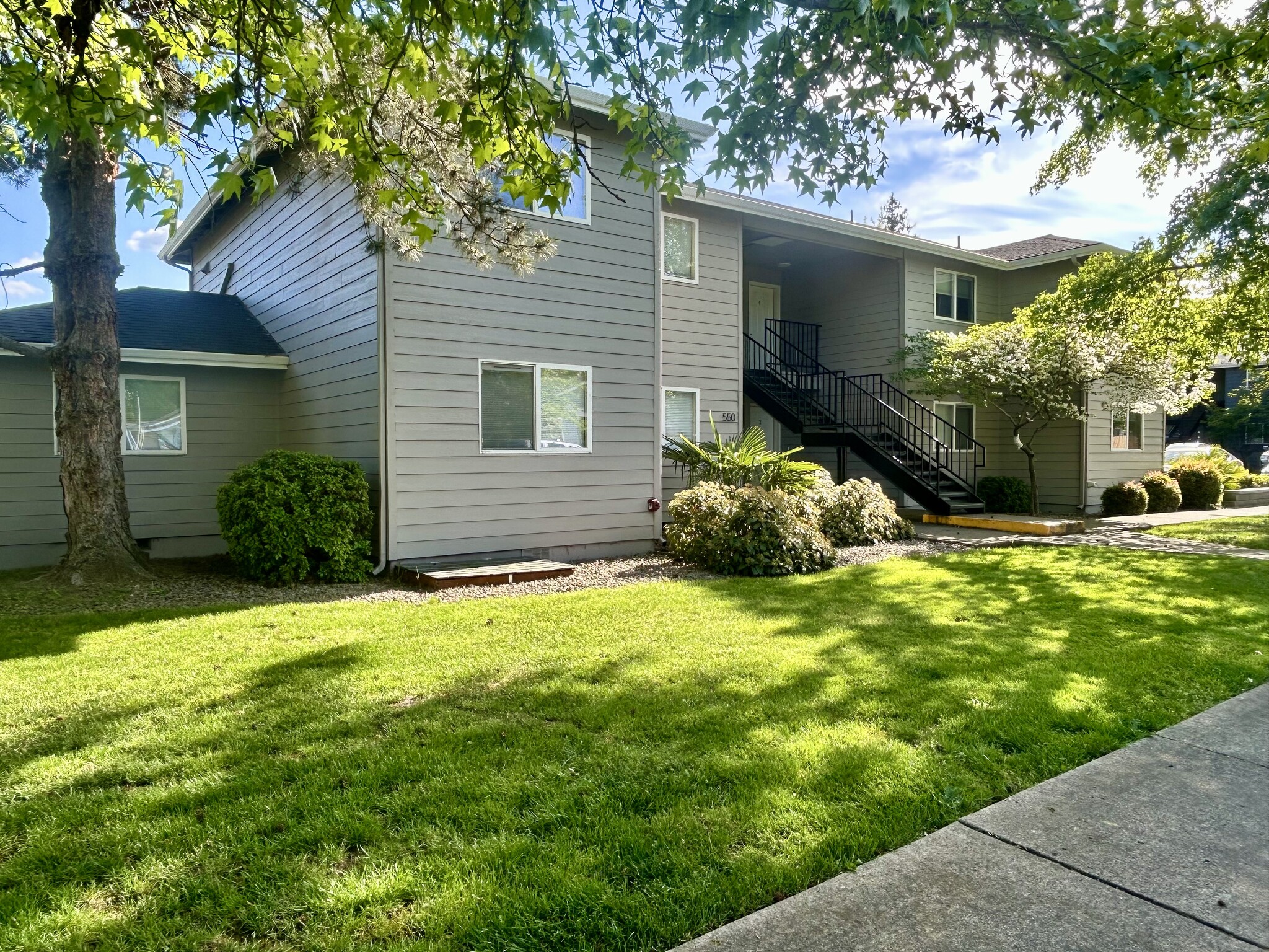 Building Photo - 550 Van Wey Cir