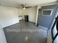 Building Photo - 1301 Lusitana St