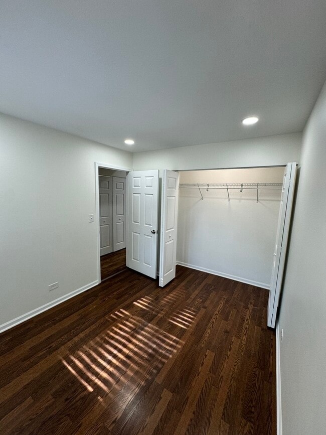 Building Photo - 1944 Navarone Dr