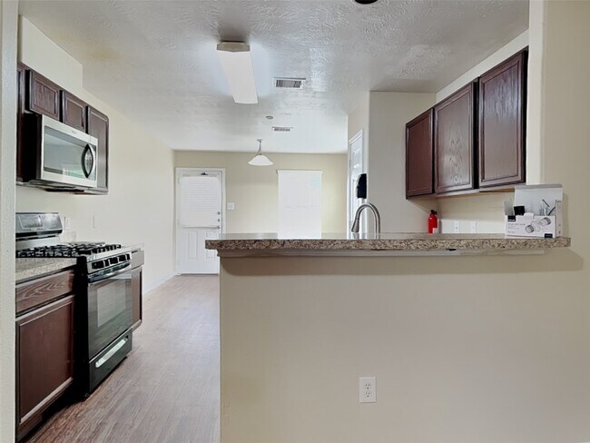Building Photo - 22270 Queenbury Hills Dr
