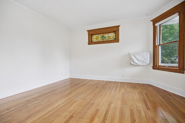 Building Photo - 166 Franklin Ave