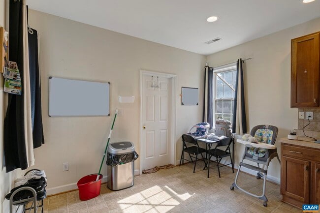 Building Photo - 132 St Andrews St