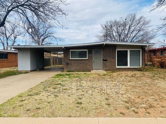 Primary Photo - 2704 68th St