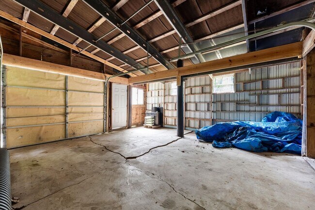Building Photo - 37 34th St
