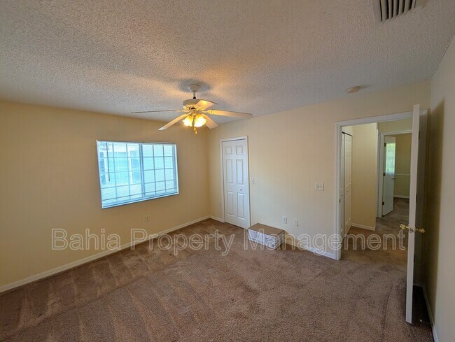 Building Photo - 4053 Dolphin Dr