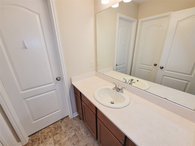 Building Photo - 2611 Yaletzi Ln