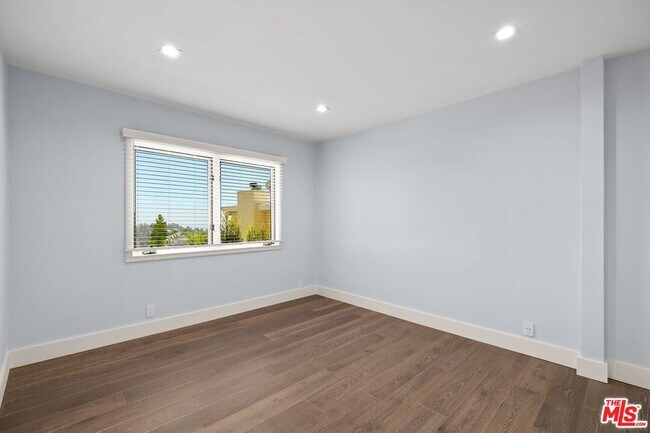 Building Photo - 1256 Stradella Rd