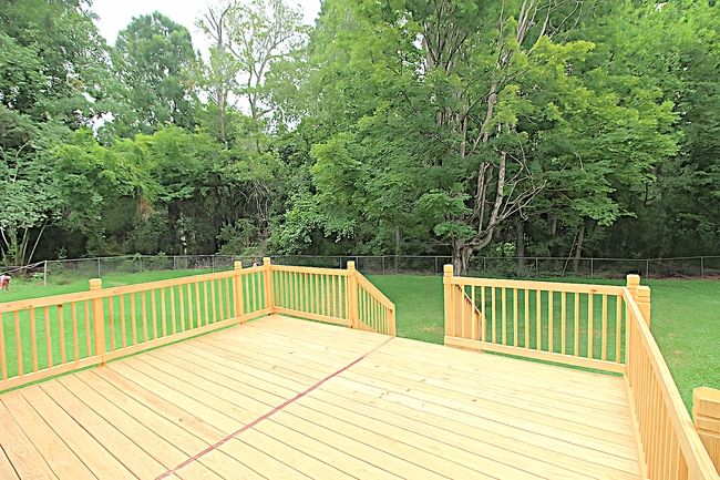 Building Photo - Charming 2 Bedroom, 1 Bath Home on Quiet C...