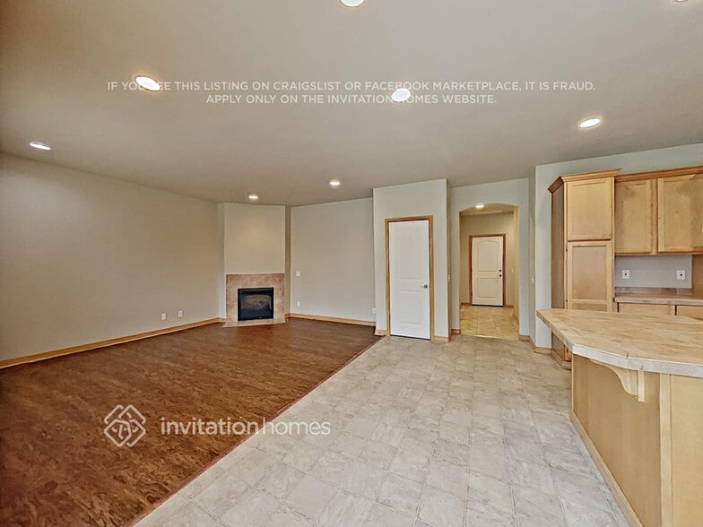 Building Photo - 6704 47th Pl NE
