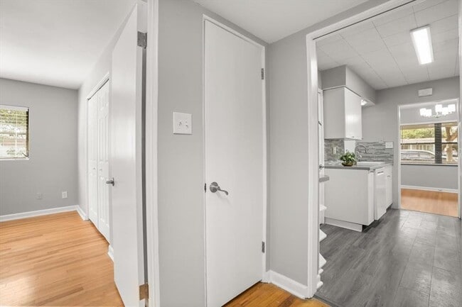 Building Photo - 524 Byron Rd