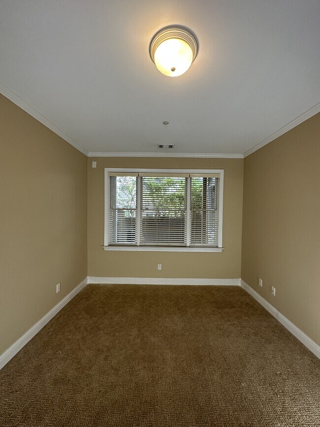Building Photo - 1041 Emory Parc Pl