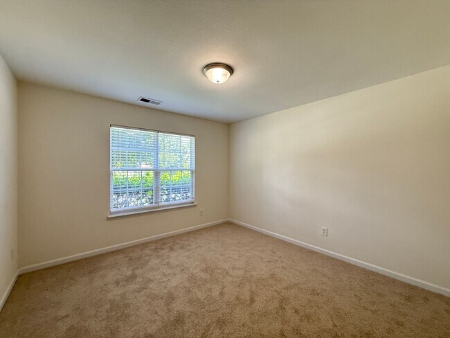 Building Photo - 1040 Treble Ct