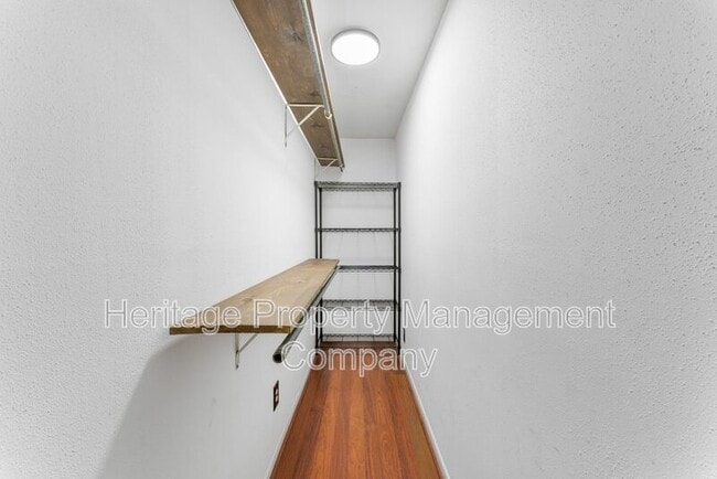 Building Photo - 3614 Versailles Dr