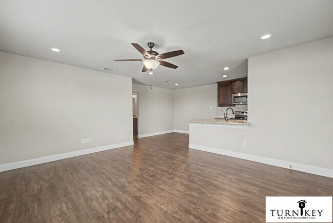 Building Photo - 158-160 Crossbow Ct