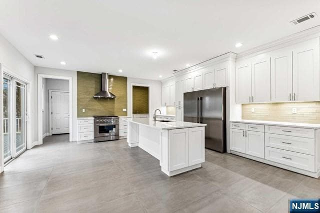 Building Photo - 25 Jones