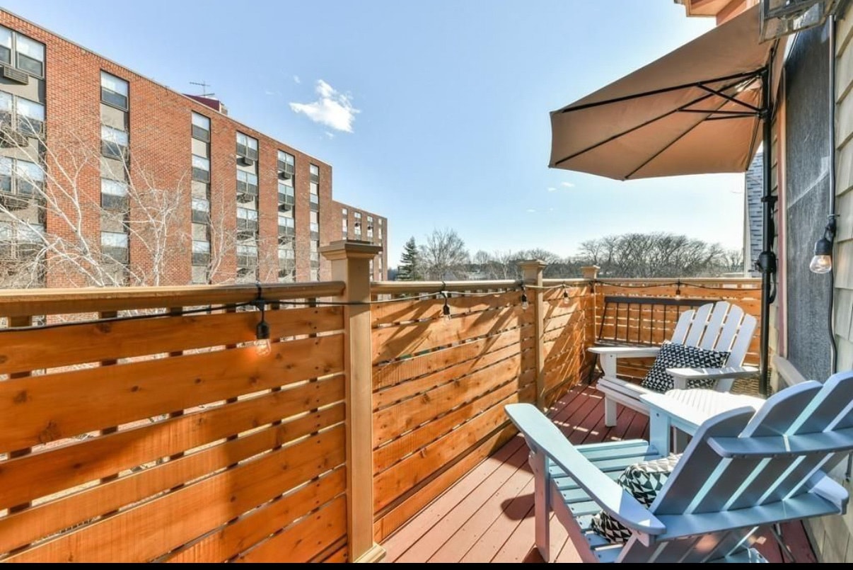 Building Photo - 9 Edison Grn