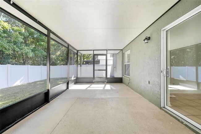Building Photo - 13817 Valleybrooke Ln
