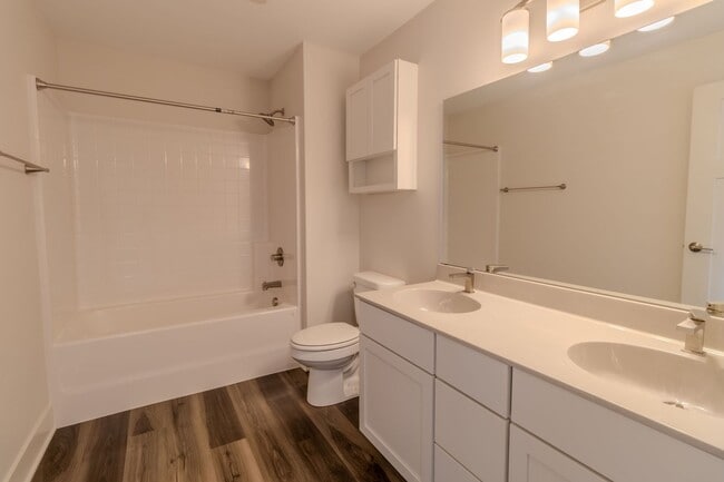 Building Photo - Premier Place and Premier Living!
