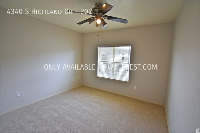 Building Photo - Beautiful 2 Bedroom Holladay Condo!