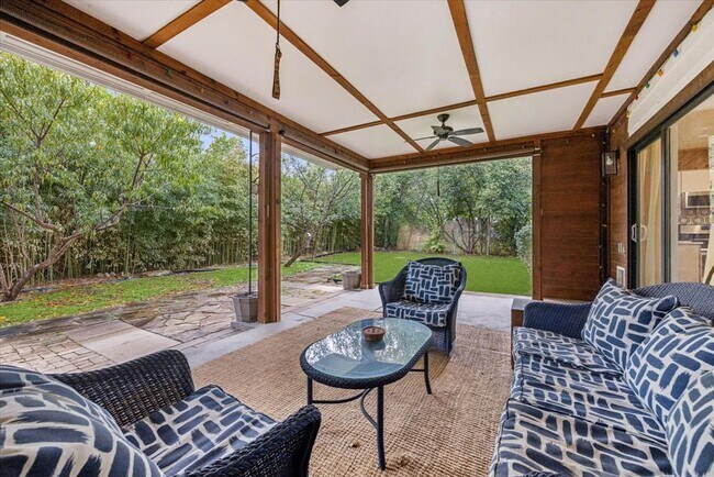 Building Photo - 6809 Meadow Cir