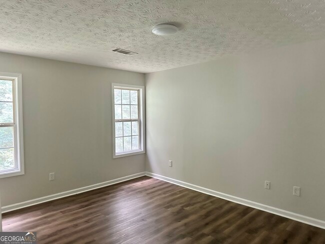 Building Photo - 120 Carroll Creek Ln