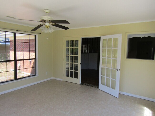 Building Photo - 608 Palmetto St