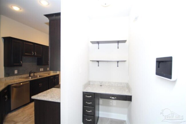Building Photo - 8809 Bellawood Cir