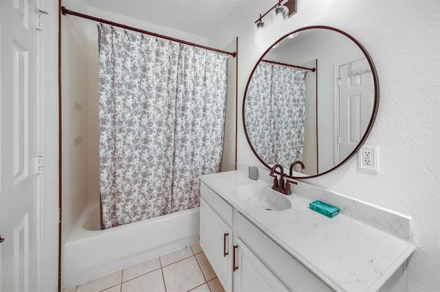 Building Photo - 5205 Panama Dr