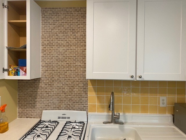New kitchen tile backsplash - 501 S Church Ln